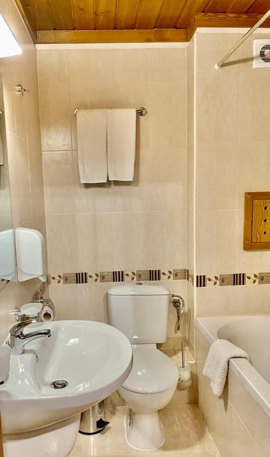 Pirin Golf Private Apartments & Studios Razlog Bagian luar foto